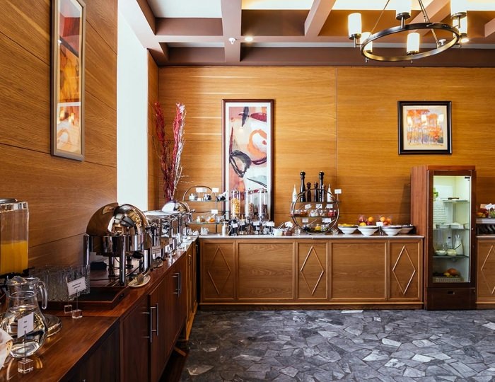 Ресторан Raclette - Отель Movenpick Krasnaya Polyana / Мовенпик Красная Поляна