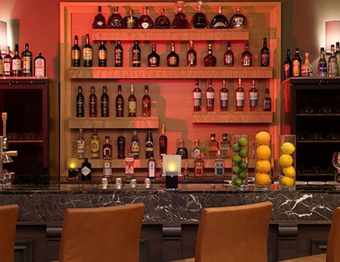 Бар - Отель Movenpick Krasnaya Polyana / Мовенпик Красная Поляна